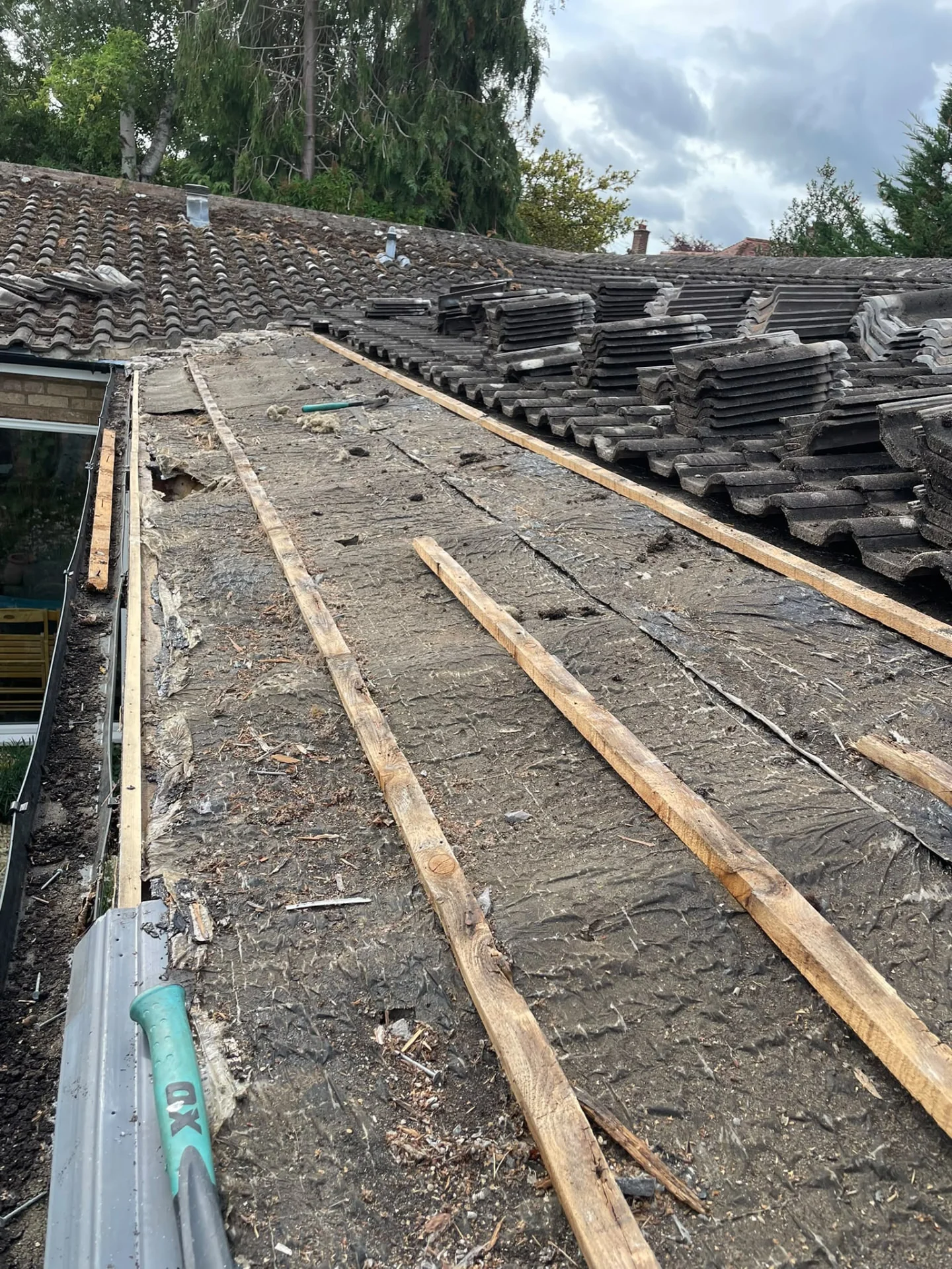 Roof repair before work began by Legacy Roofing, Berkshire roofer